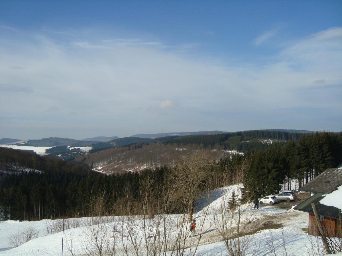 Appartement An Der Erlebniskappe Mit Fahrradkeller Winterberg Luaran gambar
